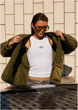 Afbeelding in Gallery-weergave laden, RAIINE SHAW QUILTED JACKET OLIVE
