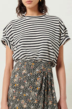 Afbeelding in Gallery-weergave laden, Sessùn Tooli T-shirt Black/Sand
