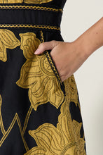 Afbeelding in Gallery-weergave laden, Scarlett Poppies Petal Whispers Dress Onyx Black Burnished Gold
