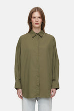 Afbeelding in Gallery-weergave laden, Closed Open Back Blouse  Industrial Green C94259-25Z-22
