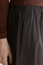 Afbeelding in Gallery-weergave laden, Bellerose JOLINE P1959 DARK ROAST PANTS
