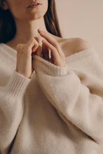 Afbeelding in Gallery-weergave laden, Sessùn Myera Sweater Vanilla
