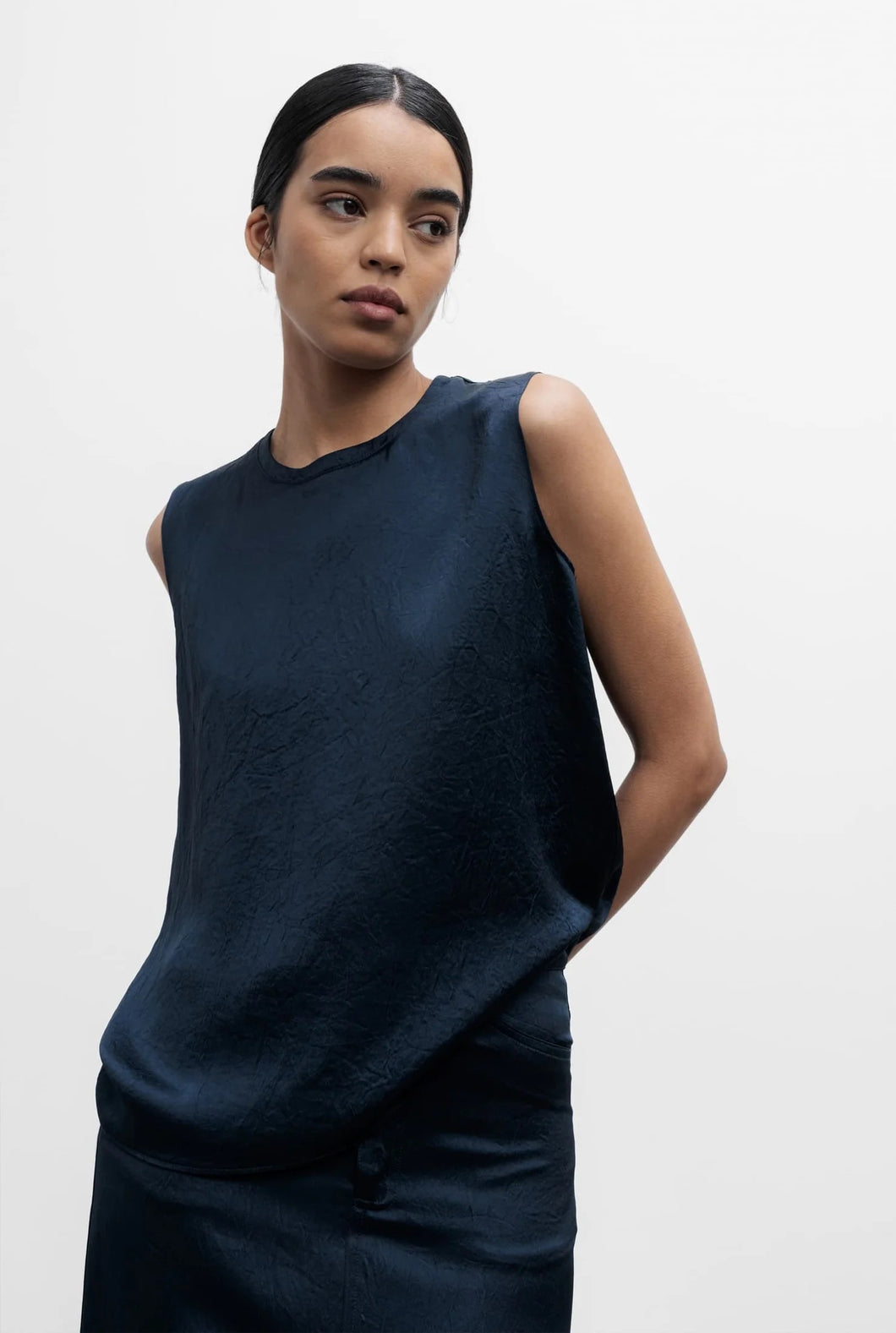 Ahlvar Gallery Selly textured tank midnight blue