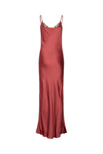 Afbeelding in Gallery-weergave laden, Rabens Saloner Solid Lacey String Dress Antonella Burgundy W24408105
