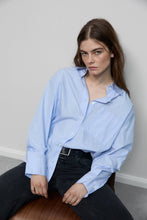 Afbeelding in Gallery-weergave laden, Closed Shirt With Pocket Lazio Blue C94241-24P-22 562
