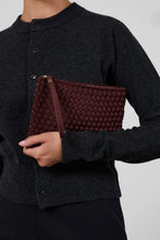 Afbeelding in Gallery-weergave laden, Marrea Clutch Inkberry (MRR16973073)
