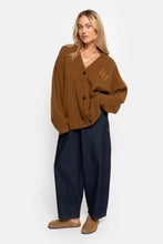 Afbeelding in Gallery-weergave laden, Âme Antwerp OLYMPIA V NECK KNITTED CARDIGAN SWEATER -  more color options
