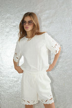 Afbeelding in Gallery-weergave laden, Co'couture LitaCC Linen Emb Shorts White 41196
