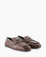 Afbeelding in Gallery-weergave laden, Posa Bardot Loafer Studs | PW119 Burgundy	10011
