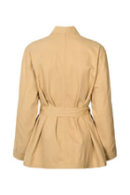 Afbeelding in Gallery-weergave laden, Rabens Saloner TEXTURE CANVAS BELTED JACKET - SIENNA W26220110 Sand
