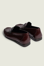 Afbeelding in Gallery-weergave laden, Posa Penny Loafer Wrinkle Polished Burgundy
