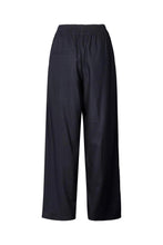 Afbeelding in Gallery-weergave laden, Rabens Saloner DRAPY TAILORING RELAXED PANTS Everdeen I Midnight
