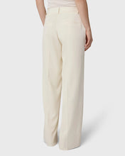 Afbeelding in Gallery-weergave laden, Marville Road The Ingrid Crepe Trousers Creme
