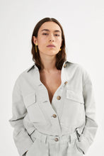 Afbeelding in Gallery-weergave laden, Rabens Saloner CANVAS LIGHT SHORT JACKET - NEVA W25120106 Grey cloud
