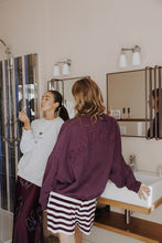 Afbeelding in Gallery-weergave laden, Coucou Joseph sweater - Aubergine with destroyed letters ONESIZE
