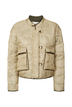 Afbeelding in Gallery-weergave laden, Rabens Saloner PASTEL QUILT JACKET - RAISA W25104101 Sand
