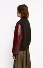 Afbeelding in Gallery-weergave laden, Roseanna TEDDY BLOUSON Chocolate
