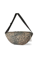 Afbeelding in Gallery-weergave laden, Rabens Saloner MONA LEOPARD PRINT CROSS BODY BAG I LEOPARD
