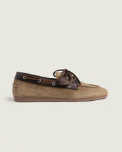 Afbeelding in Gallery-weergave laden, Posa Boat Loafer Brushed - Suede/ Leather | PW257 	Coffee/ Caramelo	2023
