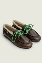 Afbeelding in Gallery-weergave laden, Boat Loafer Veg-Shearling 205 Coﬀee
