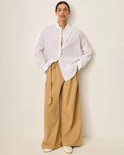 Afbeelding in Gallery-weergave laden, Sessùn 21110041 MAEMI O Wide shirt 00055 Optical White
