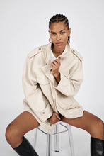 Afbeelding in Gallery-weergave laden, Rabens Saloner Denim Ecru Defense Jacket - Feodora Ecru W25220105
