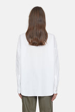 Afbeelding in Gallery-weergave laden, Closed Dropped Shoulder Blouse White C94999-25Z-22
