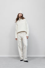 Afbeelding in Gallery-weergave laden, Closed Nikka Pants Ivory C22189-11P-2F
