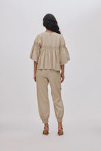 Afbeelding in Gallery-weergave laden, Rabens Saloner Efil Papery Frill Sleeve Top W26167102
