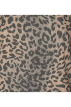 Afbeelding in Gallery-weergave laden, Rabens Saloner INJA LEOPARD PRINT WIDE LEG PANTS I SNOW LEOPARD
