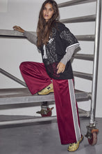 Afbeelding in Gallery-weergave laden, Haute L&#39;Amitié BAGGY TRACK PANTS - MORE COLOR OPTIONS
