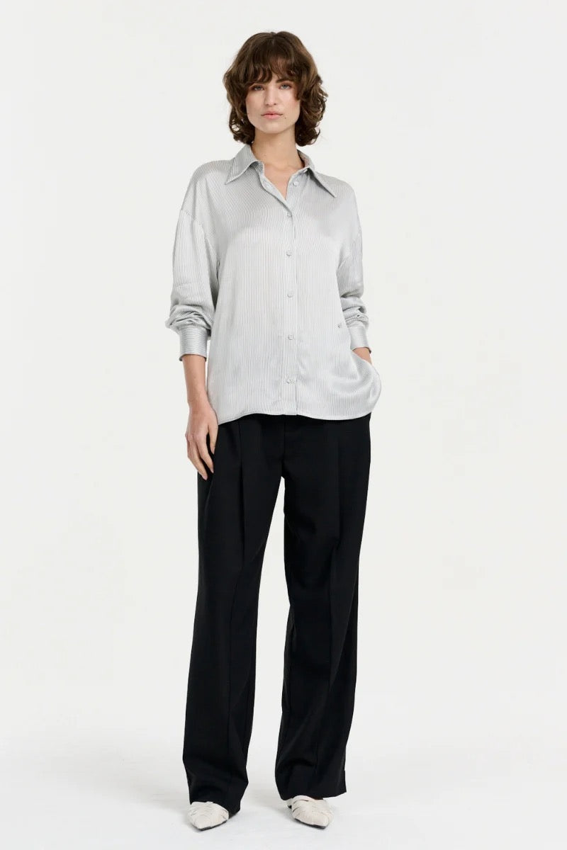 CHPTR-S ALDA BLOUSE BLOUSE - EXTRA BUTTON - /BLACK PINSTRIPE