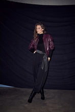 Afbeelding in Gallery-weergave laden, Haute L'Amitié HL10996 Yasmin Leather Bomber Jacket Wine
