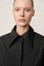 Afbeelding in Gallery-weergave laden, Herskind Dara Shirt - Dark Grey
