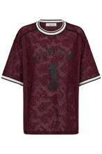 Afbeelding in Gallery-weergave laden, Haute L&#39;Amitié Sporty Lace Football Tee Amarone
