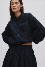 Afbeelding in Gallery-weergave laden, Rabens Saloner CLIPPED JACQUARD SHIRT JACKET Candie I Pirate black
