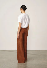 Afbeelding in Gallery-weergave laden, Herskind Katja Suede Mid Waist Pants
