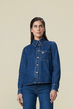 Afbeelding in Gallery-weergave laden, Lois The Isa is our classic blue denim shirt.
