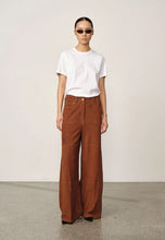 Afbeelding in Gallery-weergave laden, Herskind Katja Suede Mid Waist Pants
