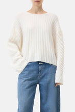 Afbeelding in Gallery-weergave laden, Closed Crew neck rib C96259-98C-22 Ecru
