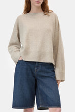 Afbeelding in Gallery-weergave laden, Closed Crew neck wide sleeve C96474-920-22 - more color options
