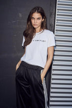 Afbeelding in Gallery-weergave laden, Haute L'Amtié Rub Logo Tee HL10096 White
