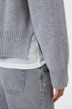Afbeelding in Gallery-weergave laden, Closed Crew neck wide sleeve C96474-920-22 - more color options
