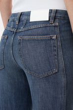 Afbeelding in Gallery-weergave laden, Closed Gillan Strap Detail Dark Blue C21565-16F-2E
