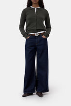 Afbeelding in Gallery-weergave laden, Closed C96913-99E-22 Crew neck cardigan long sleeve - more color options
