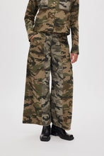 Afbeelding in Gallery-weergave laden, Rabens Saloner CAMO PATCHWORK PANTS - NIVA W26320101
