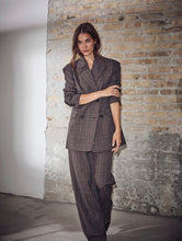 Afbeelding in Gallery-weergave laden, Haute L'Amitié HL10844 Waist Fit Check Blazer  Mocca
