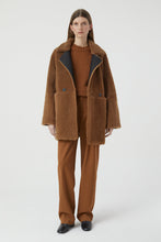 Afbeelding in Gallery-weergave laden, Closed Double Breast Shearling/Lammy  Coat - C97068-82J-22
