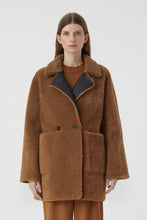 Afbeelding in Gallery-weergave laden, Closed Double Breast Shearling/Lammy  Coat - C97068-82J-22

