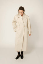 Afbeelding in Gallery-weergave laden, Viveh Magnolia Coat 2503-092-31 Beige 016
